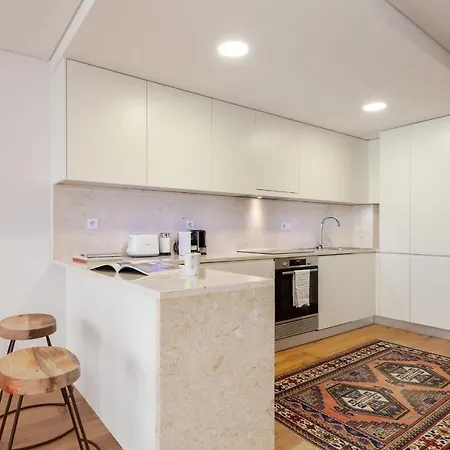 Stunning 2 Bed Apt W/terrace & Sleeps 5 Nr Rato