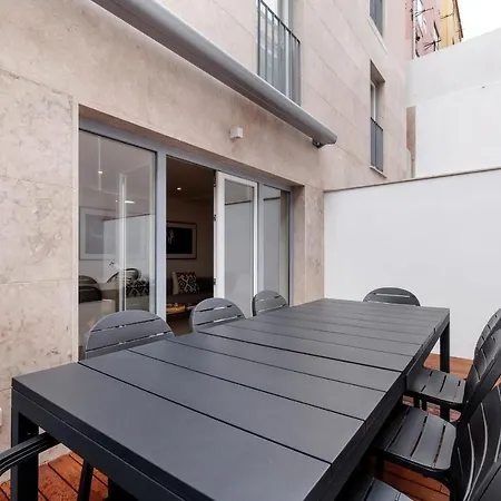 Stunning 2 Bed Apt W/terrace & Sleeps 5 Nr Rato