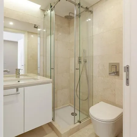 Stunning 2 Bed Apt W/terrace & Sleeps 5 Nr Rato