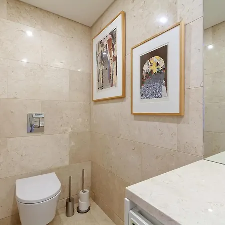 Stunning 2 Bed Apt W/terrace & Sleeps 5 Nr Rato 아파트